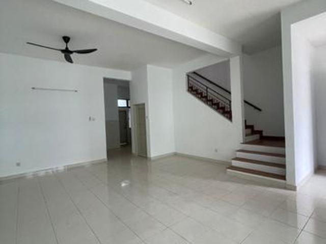 Newly Touchup Double Storey House Kota Bayuemas Klang for rent