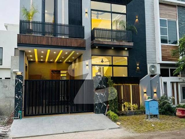 Newly built 5 Marla House Royal Orchard