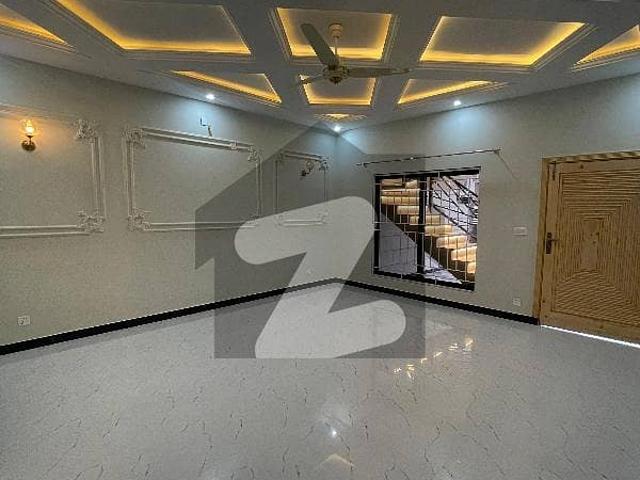 Newly Built 30x60 House In Faisal Town