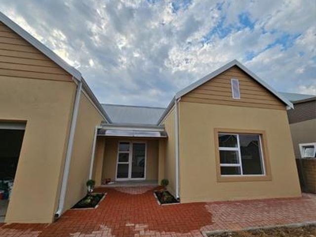 newly built 3 bedroom house on the m.