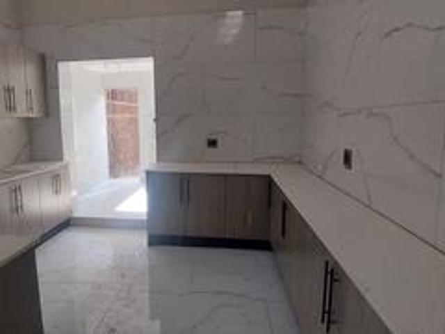 newly built three bedroom simplex t.
