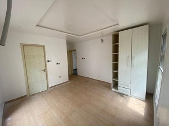 Newly built four bedroom detached duplex