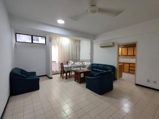 Newly Fully Furnished Ready to Move In Condition Lower Floor