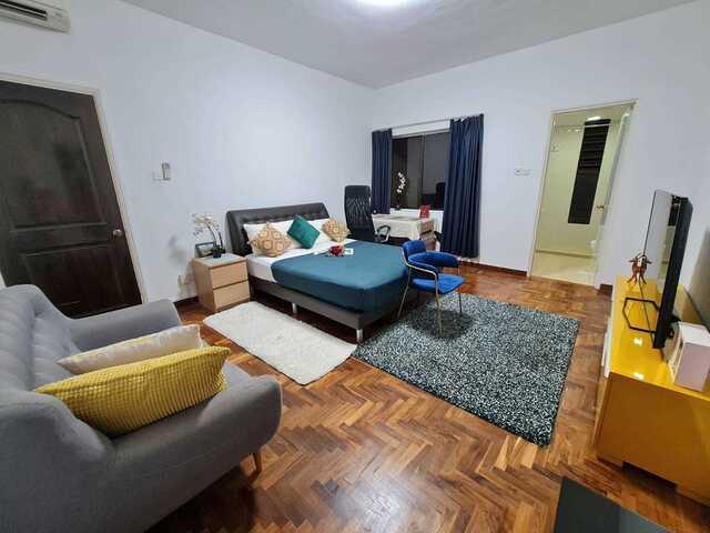 Newly Furnished Big Master Room with attached bathroom Tiong Bahru
