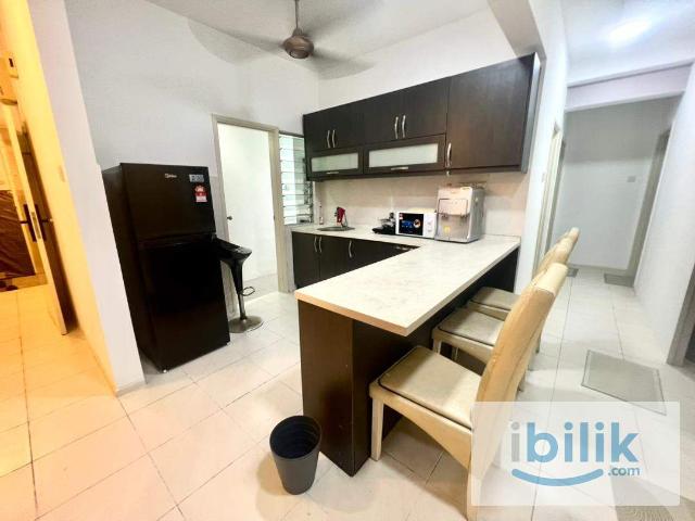 Newly Furnished Medium Queen Bedroom @ Casa Indah 2 @ Keyless Room @ 5 mins walk to LRT @ Smart Lock @ Mix Unit