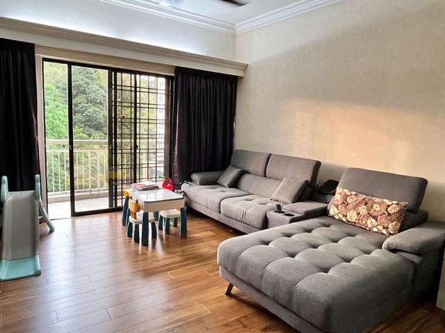 NEWLY PAINT NICE unit Lakeside Tower Bukit Jambul Nice environment