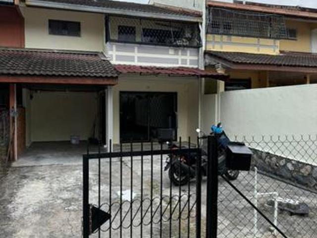 NEWLY PAINTED NEWLY REFURBISHED 2storey Bandar Baru Bangi seksyen 3