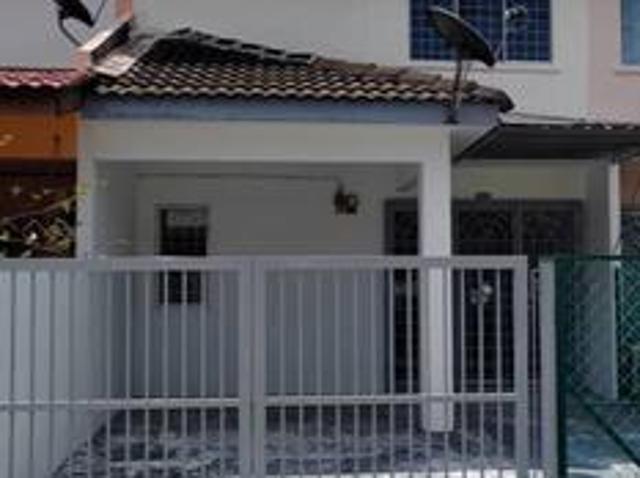 Newly Painted Garden Anenue Seremban 2 Double Storey House For Sale