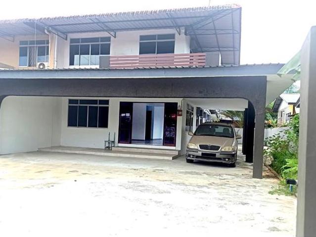 Newly Painted Renovated SemiD Jalan Nanas Barat Kuching