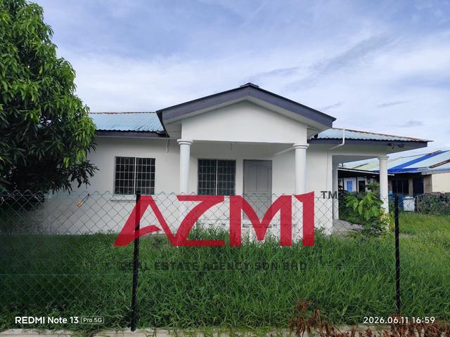 Newly Painted Single Storey Terrace Corner Senadin Miri