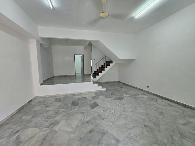 Newly Painted 20X65 2 Storey SERDANG RAYA nr SERDANG RAYA UTARA MRT
