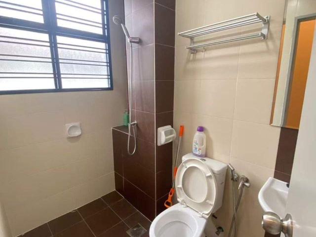 Newly Rennovated Room with Washing Machine in Klang, Selangor