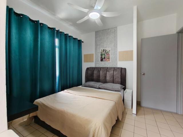 Newly Reno 3Rooms Endlot unit Face Green for Sale Near IKEA 1Utama