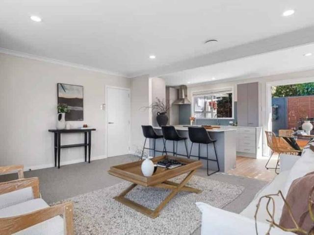 Newly renovated 3 bedroom with extra rumpus room