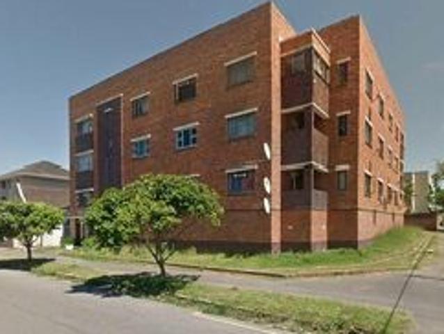 Newly Renovated 1 Bedroom Apartment in Shalimar Court, Southernwood, Eastern Cap