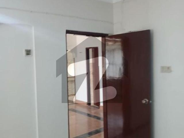 Newly renovated 2 bed dd flat available for rent ideal location gulshan e iqbal block 13/b