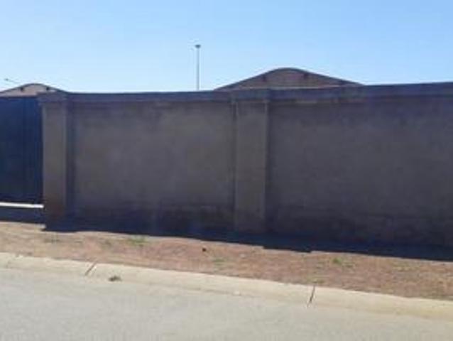 newly renovated 2 bedroom on the mar.