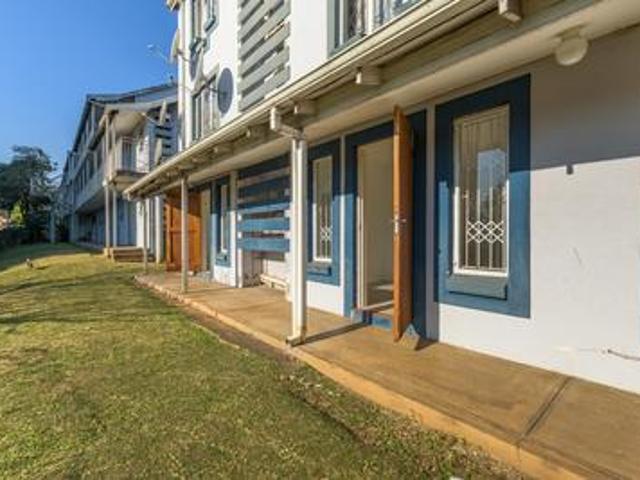 walk to ukzn! beautifully renovated.