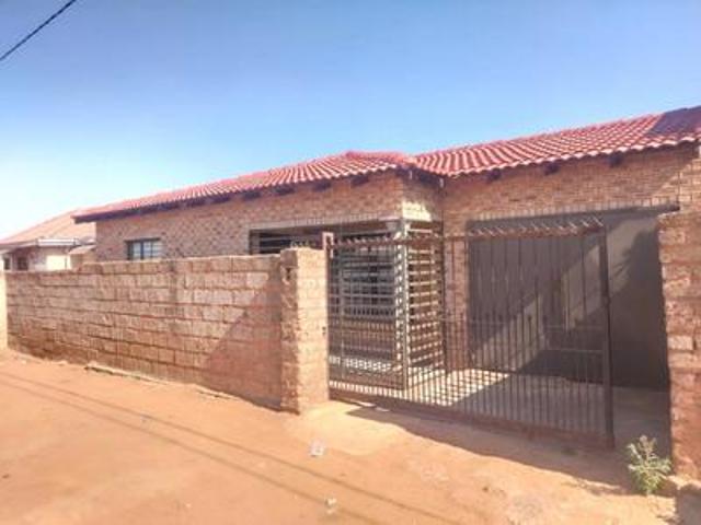 newly renovated 2 bedroom house with.