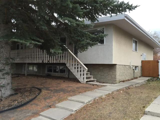 Newly renovated 2 bedroom lower level suite in Varsity NW walk to UofC and LRT
