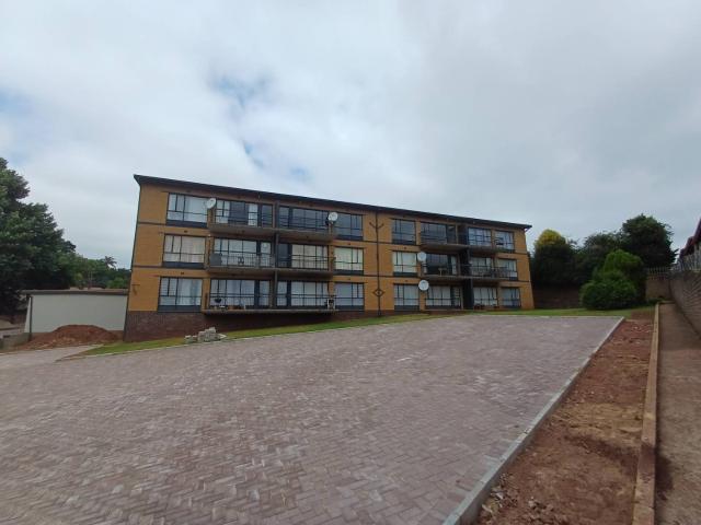 Newly Renovated 2 Bedroom, 1 Bathroom Unit
