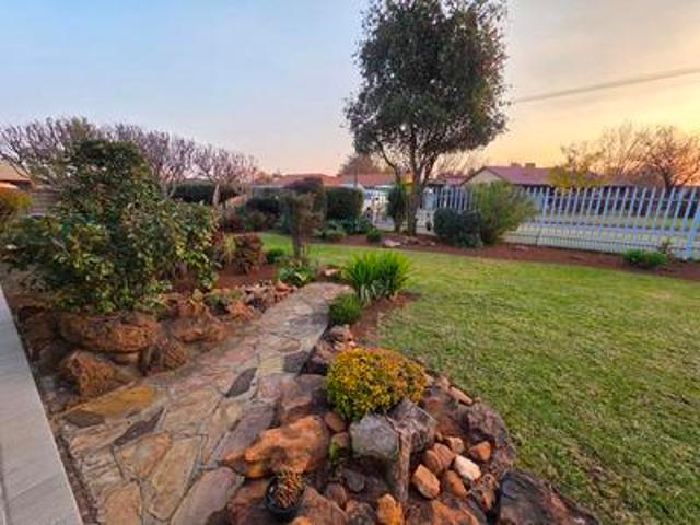newly renovated 4 bedroom family hom.