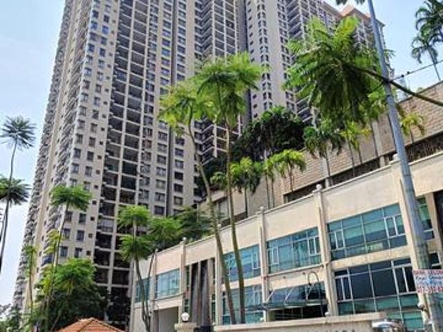Newly Renovated Condo in KL Spacious living area with fun facilities