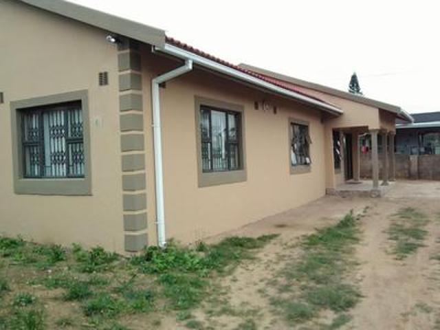 newly renovated charming 4 bedroom f.