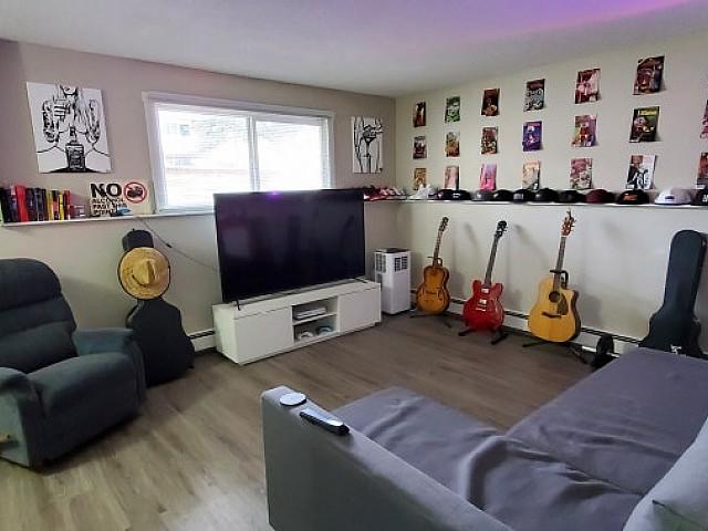 Newly Renovated Apartment Availabe Today!