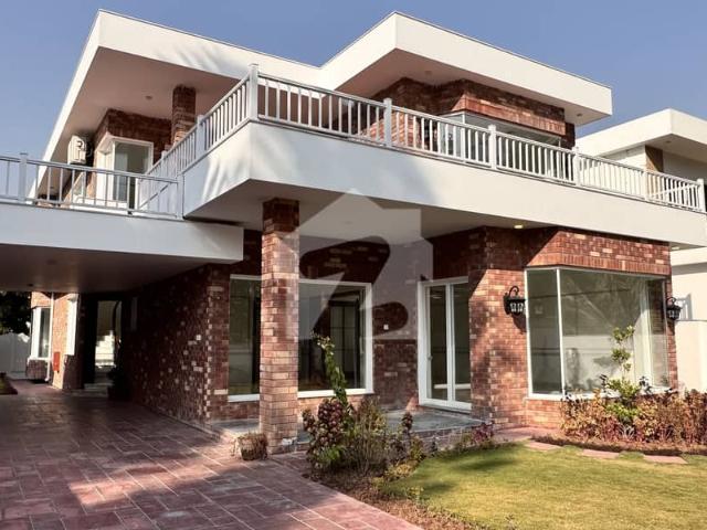 Newly Renovated Beautiful Triple Story 4 Bedrooms House Available For Rent