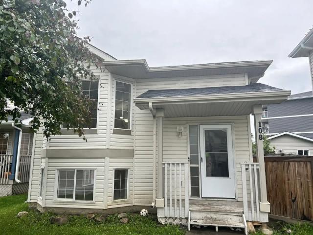 Newly Renovated Bright and Beautiful 4 bedroom 2 bathroom