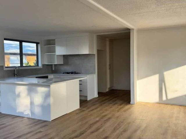 Newly renovated double glazed gated home