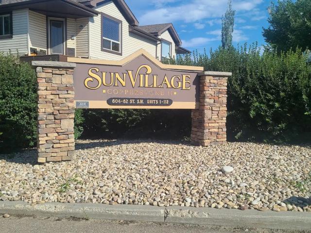 Newly Renovated End Unit Condo/ Town House Bungalow