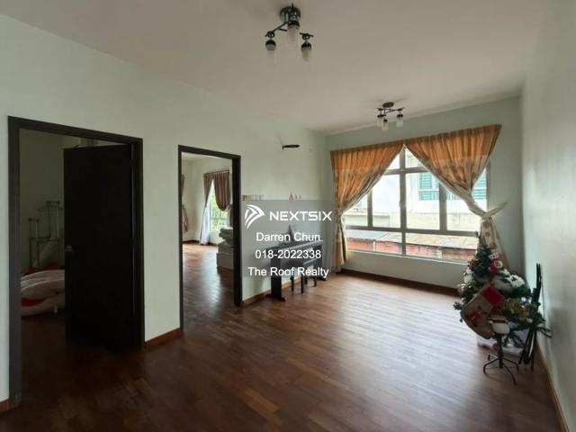 Newly renovated extra largabland size double storey house at semaba for sale 1. 4 beds 3 baths 2. 3 carparks 3. 5.36points land size 4. Newly renovated 5. renewed leasehold