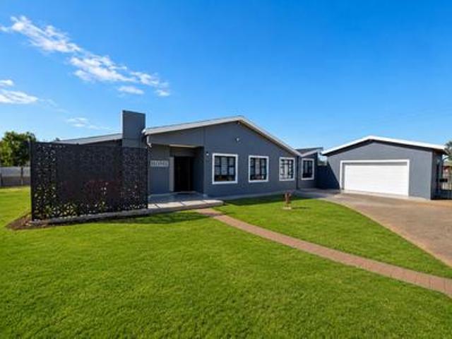 newly renovated family home with spa.