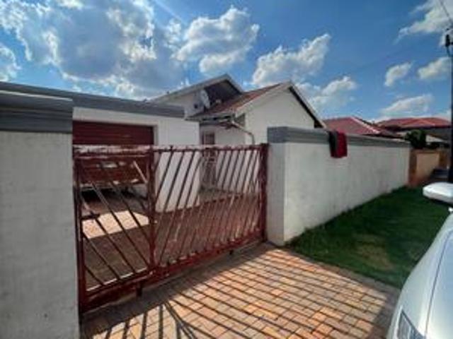 newly renovated house in dobsonville.
