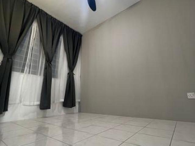 NEWLY RENOVATED Halaman Kenanga Sg Dua 3Bedrooms 1Fixed Carpark