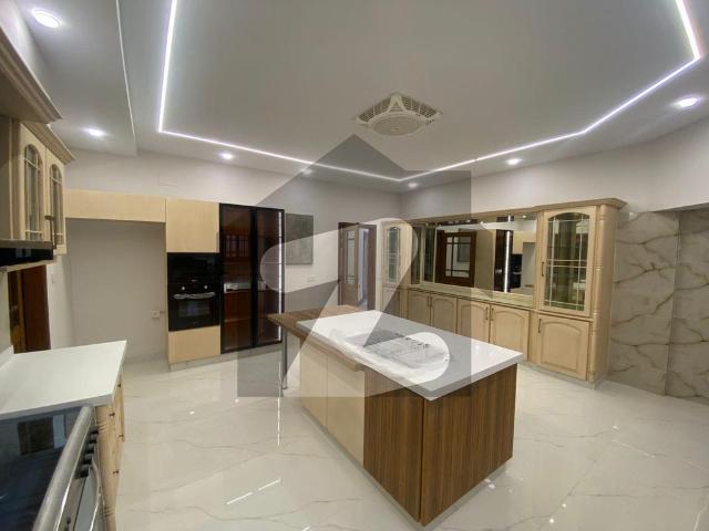 Newly renovated modern style 1000 yards bunglow available on rent khe rahat dha phase 6