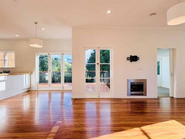 Newly Renovated Standalone Home Space, Comfort & Convenience!