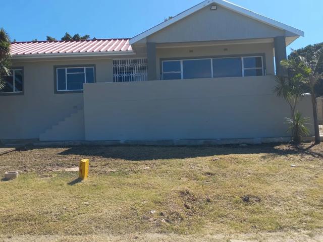 Newly Renovated Property with stunning views in Van Riebeeck Hoogte!