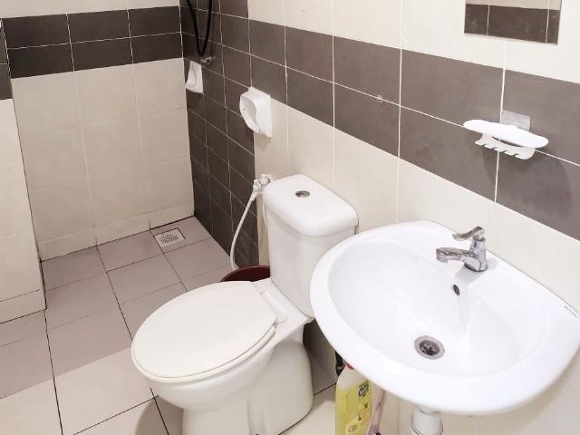 Newly renovatedNON SHARING FEMALE MEDIUM ROOM300M Walking distance to LRT CHERAS