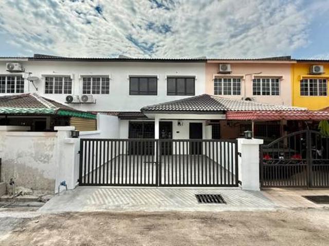 NEWLY REFURBISHCHEAP 2Storey Terrace Taman Kinrara Sek 2 Puchong