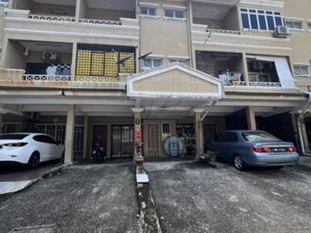 NEWLY REFURBISHED TOWNHOUSE SPACIOUS Sri Mahligai Seksyen 9 Shah Alam