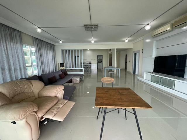 Newly Refurbished & Amazing Seaview