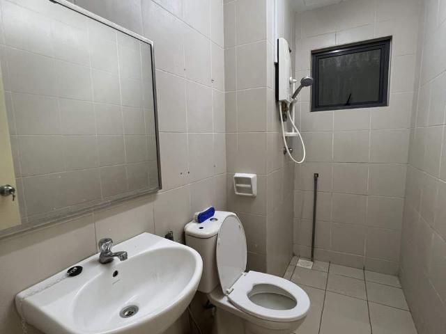 [Newly refurbished] MEDIUM Room @ Setiawalk Residence @ LRT Pusat Bandar Puchong, Bandar Puteri [Fully Furnished]