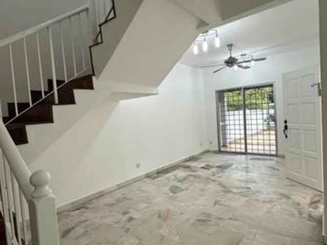 Newly refurbished Renovated UnitDouble Storey for Sale in S7 Bangi