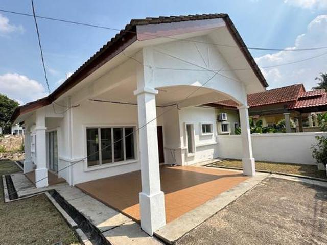 Newly Refurbished Semi D House Bandar Baru Salak Tinggi