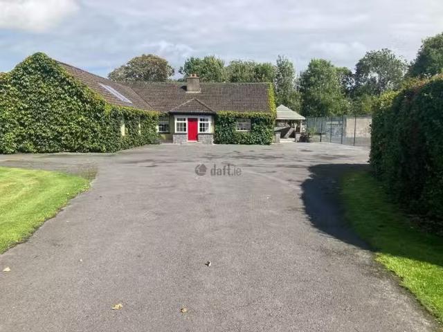 Newmarket On Fergus, Co. Clare, Shannon, Co. Clare is for rent