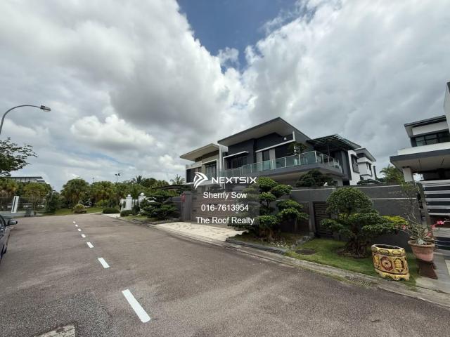 Next to Bukit Indah Easy access to 2nd link & town Rare single storey in market With long car porch