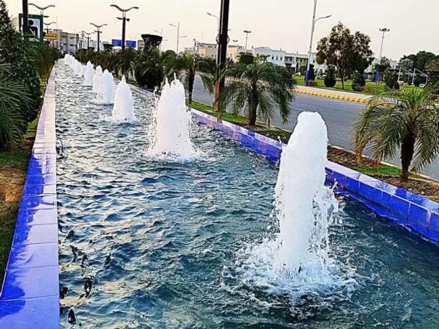 Next to corner possession paid 8 marla residence plot located in H blk Lahore Bahria Orchard ID 30026